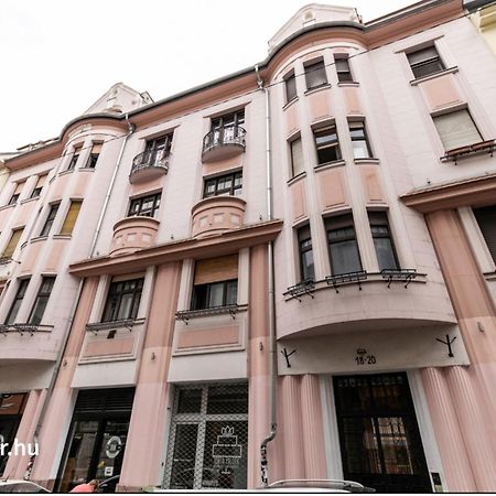 Marton'S Dessewffy Apartments บูดาเปสต์ ภายนอก รูปภาพ