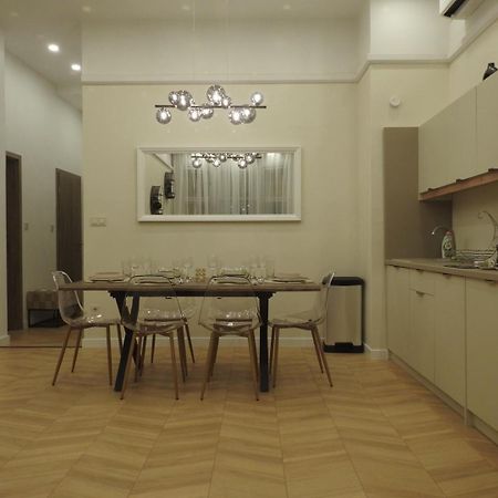Marton'S Dessewffy Apartments บูดาเปสต์ ภายนอก รูปภาพ
