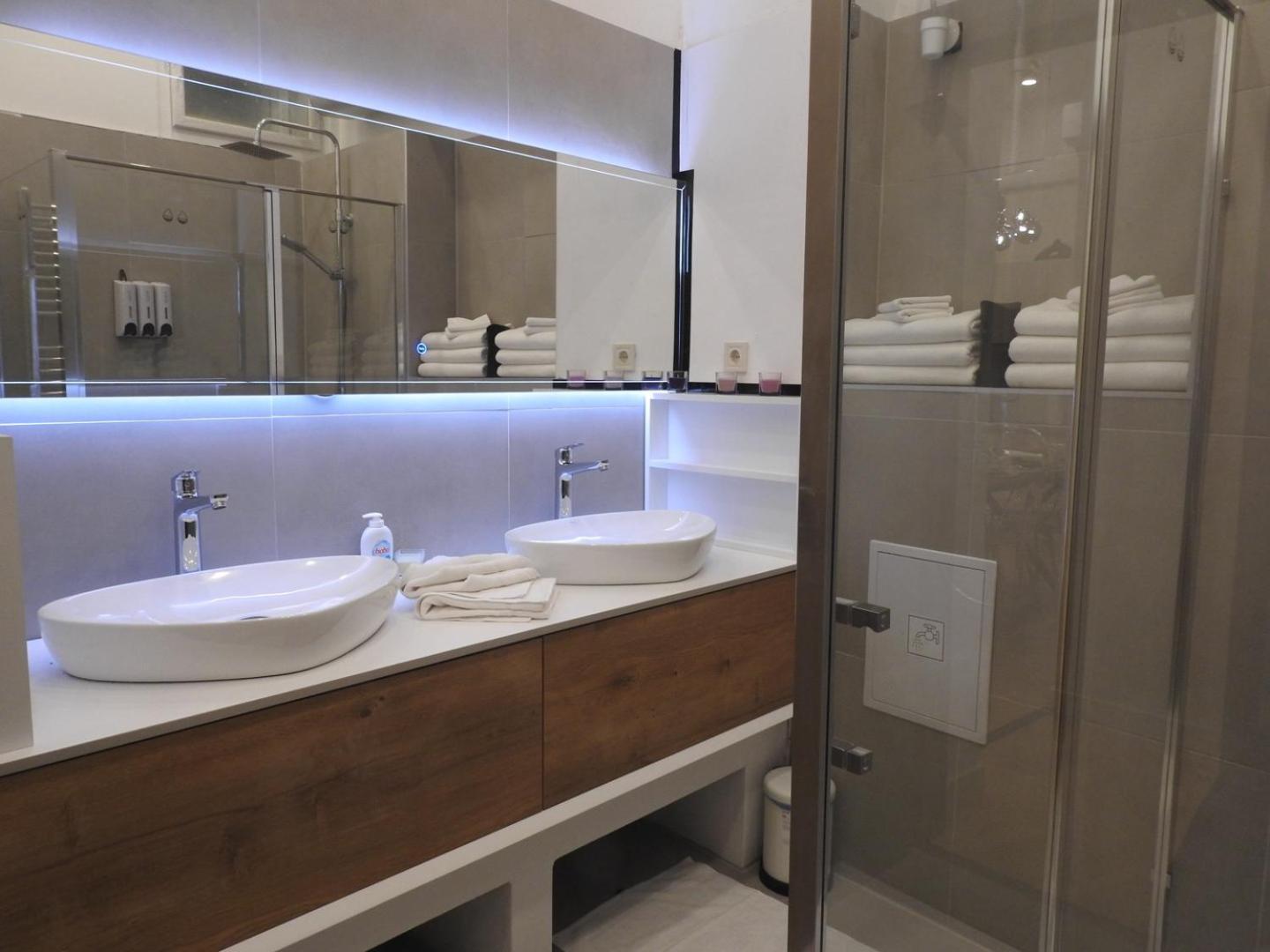 Marton'S Dessewffy Apartments บูดาเปสต์ ภายนอก รูปภาพ