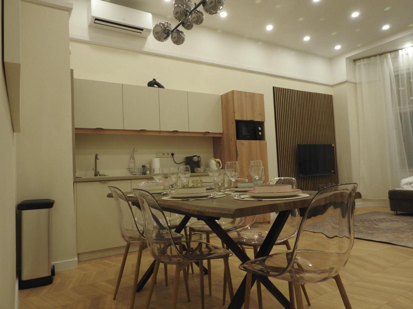 Marton'S Dessewffy Apartments บูดาเปสต์ ภายนอก รูปภาพ